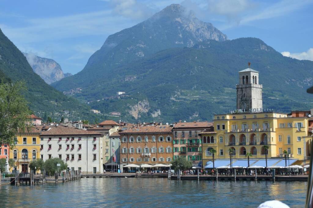 Appartamento Sunrise - Centro Storico N2 Riva del Garda Exteriér fotografie