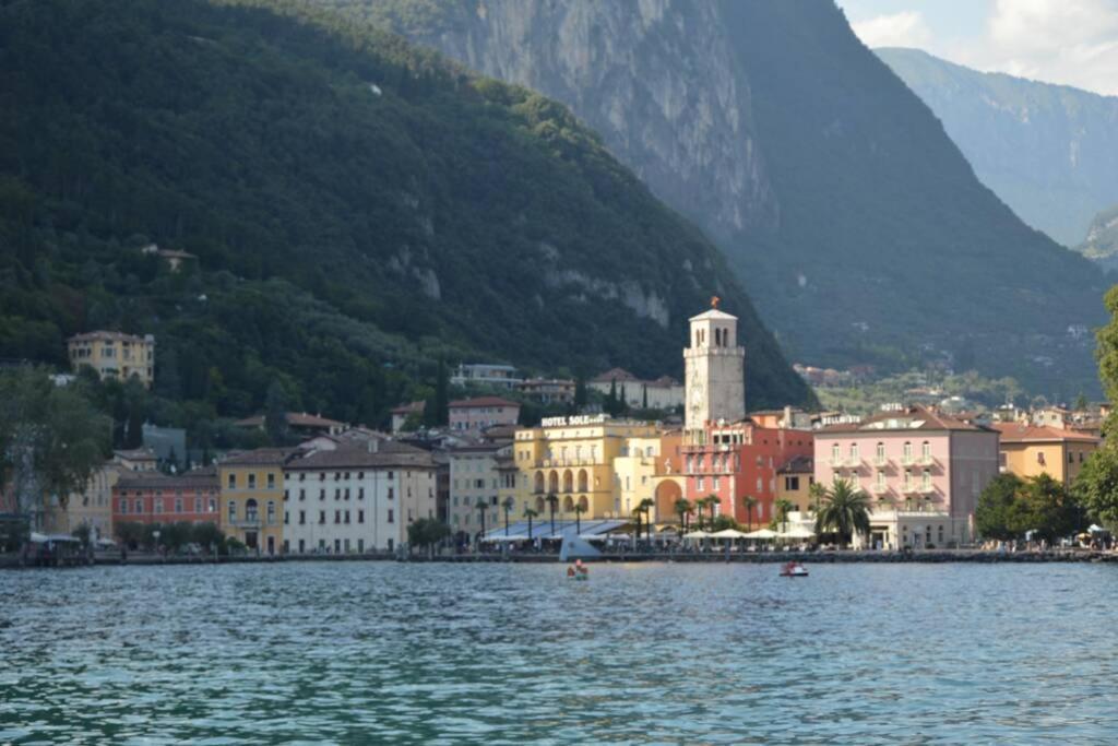 Appartamento Sunrise - Centro Storico N2 Riva del Garda Exteriér fotografie